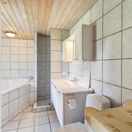 度假居 Carit - 80m From The Sea By Interhome